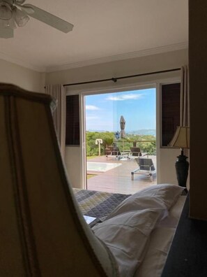 Deluxe Double Room, Sea View | In-room safe, blackout drapes, soundproofing, iron/ironing board - Top De Buzios Boutique Hotel & Spa (Búzios)