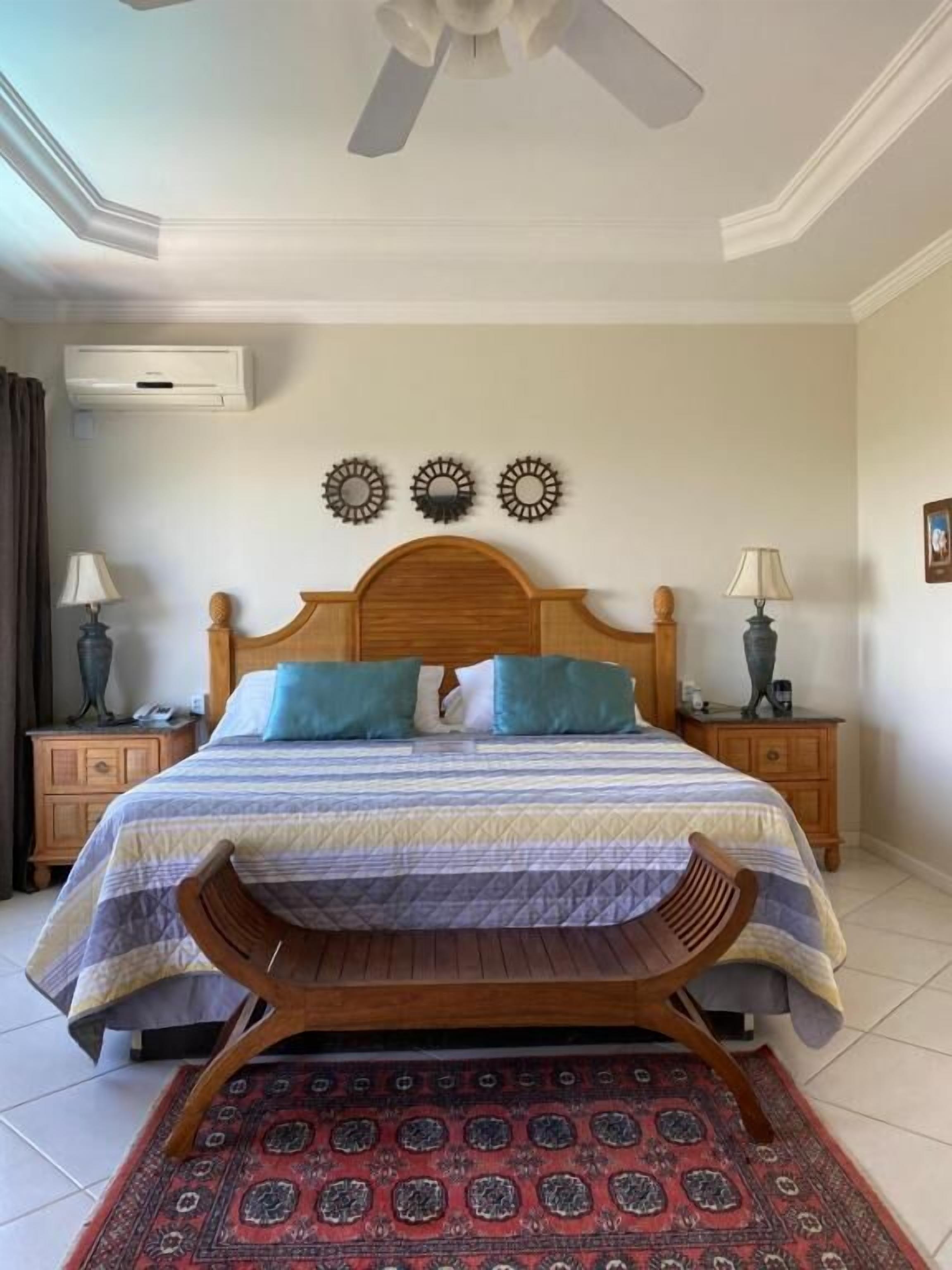 Luksus-studiosuite, balkong, sjøutsikt | Safe på rommet, blendingsgardiner, lydisolert og strykejern/-brett