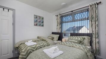 3 多间卧室、熨斗/熨衣板、WiFi、床单