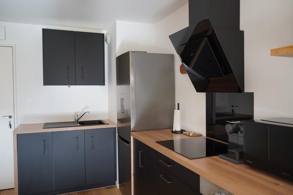 Micro-ondes, four, plaque de cuisson