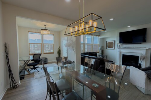 LUXURY Comfy Condo in Charming Milford