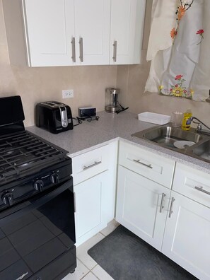 Private kitchen - Manoah #2 - Place of Rest (Mangrove Cay)