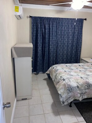 2 slaapkamers, een strijkplank/strijkijzer, wifi, beddengoed