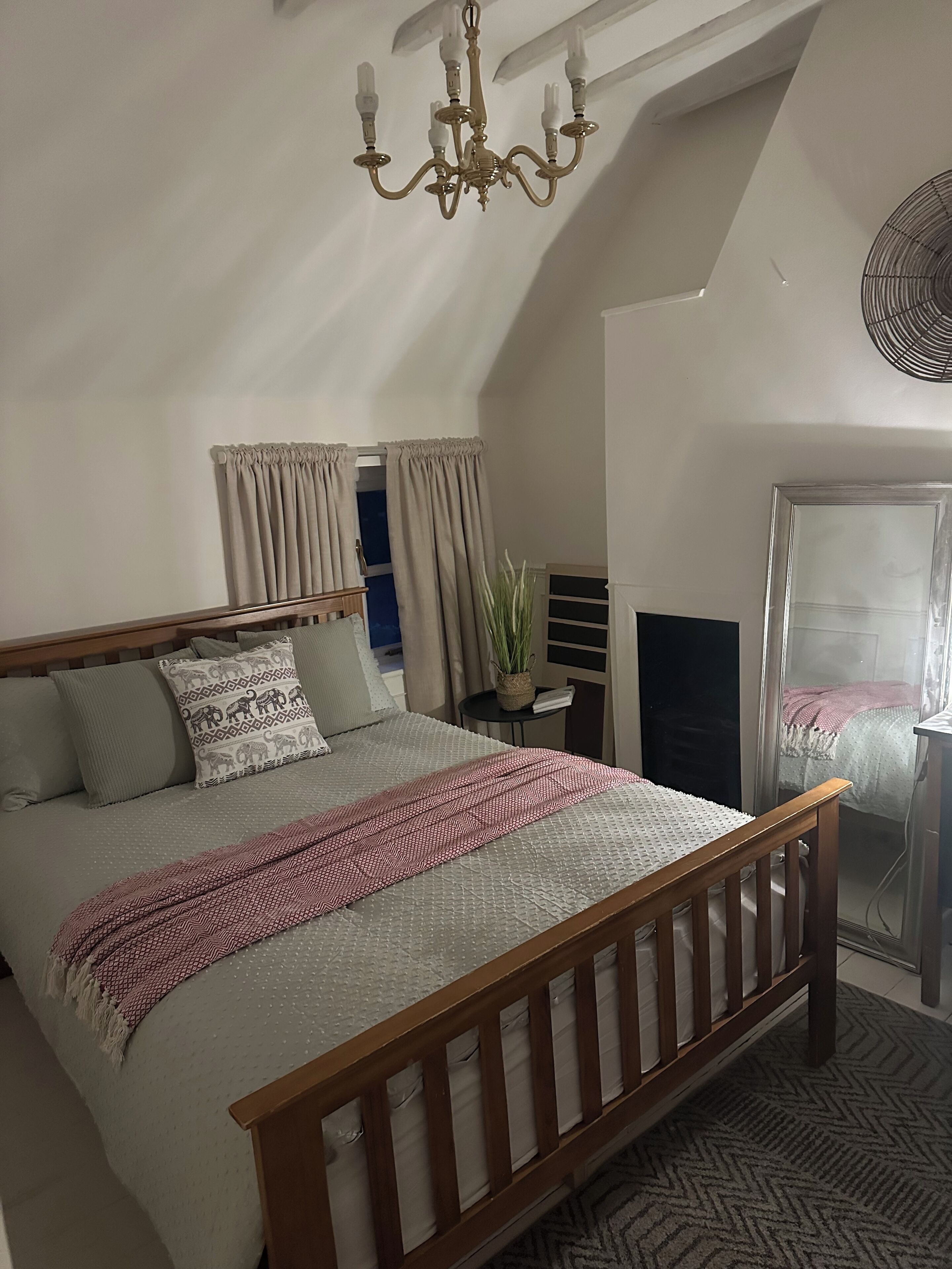 1 chambre, fer et planche à repasser, Wi-Fi, draps fournis