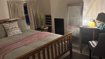 1 chambre, fer et planche à repasser, Wi-Fi, draps fournis