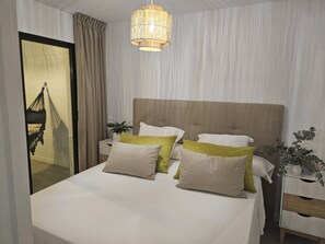 1 bedroom, iron/ironing board, WiFi, bed sheets - Modern condo with a spacious terrace offers breathtaking view of Levante Beach (Benidorm)