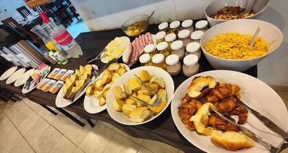 Hotel Termal Caseros (Rooms with thermal bath) Central area, with breakfast