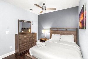 4 bedrooms, desk, iron/ironing board, WiFi