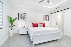 3 bedrooms, iron/ironing board, internet, bed sheets