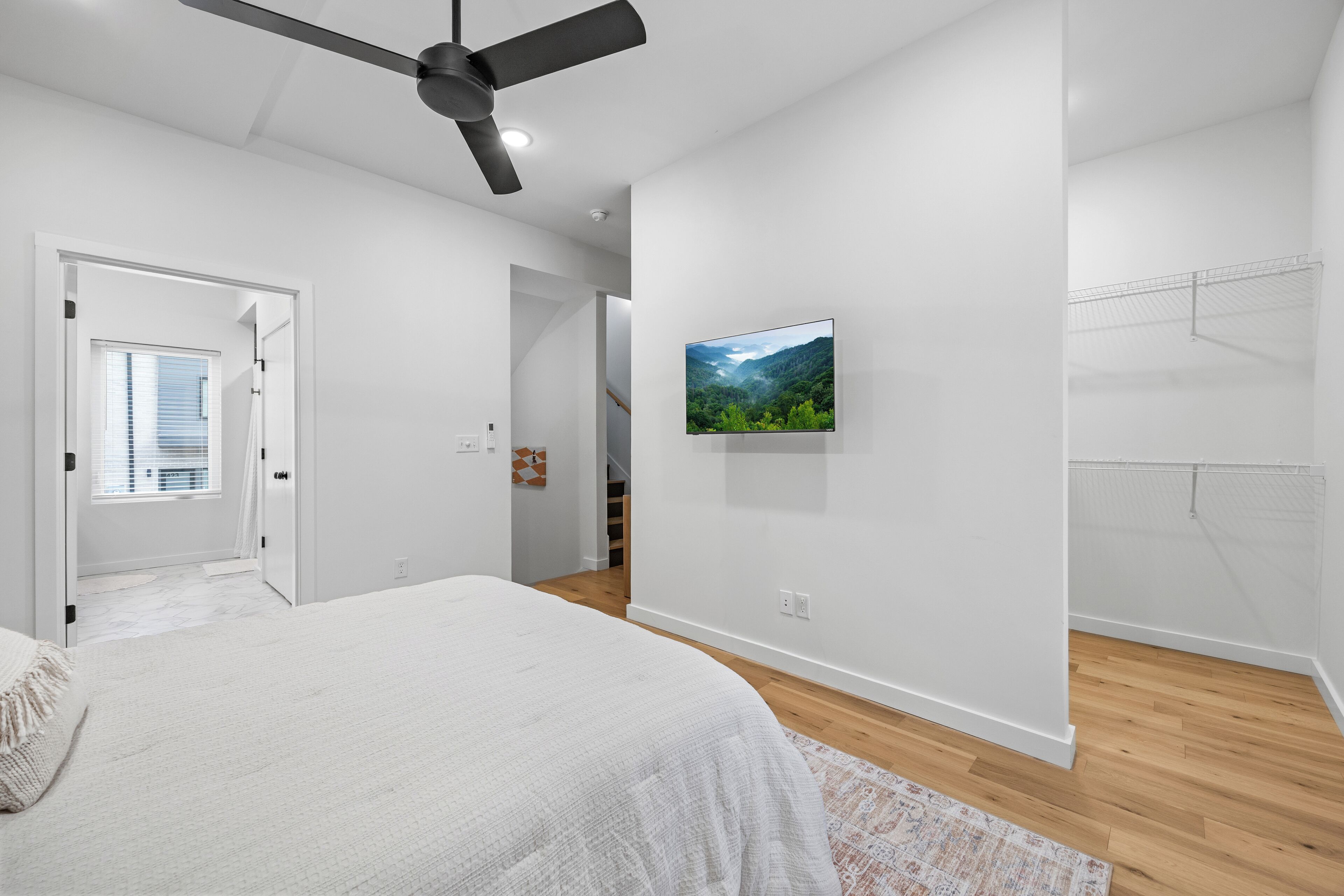 2 habitaciones, tabla de planchar con plancha y wifi gratis 