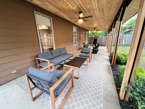 Outdoor dining - Spacious Roanoke Retreat (Roanoke)