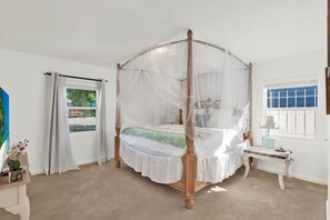 2 Schlafzimmer, Zimmersafe, Schreibtisch, Bügeleisen/Bügelbrett