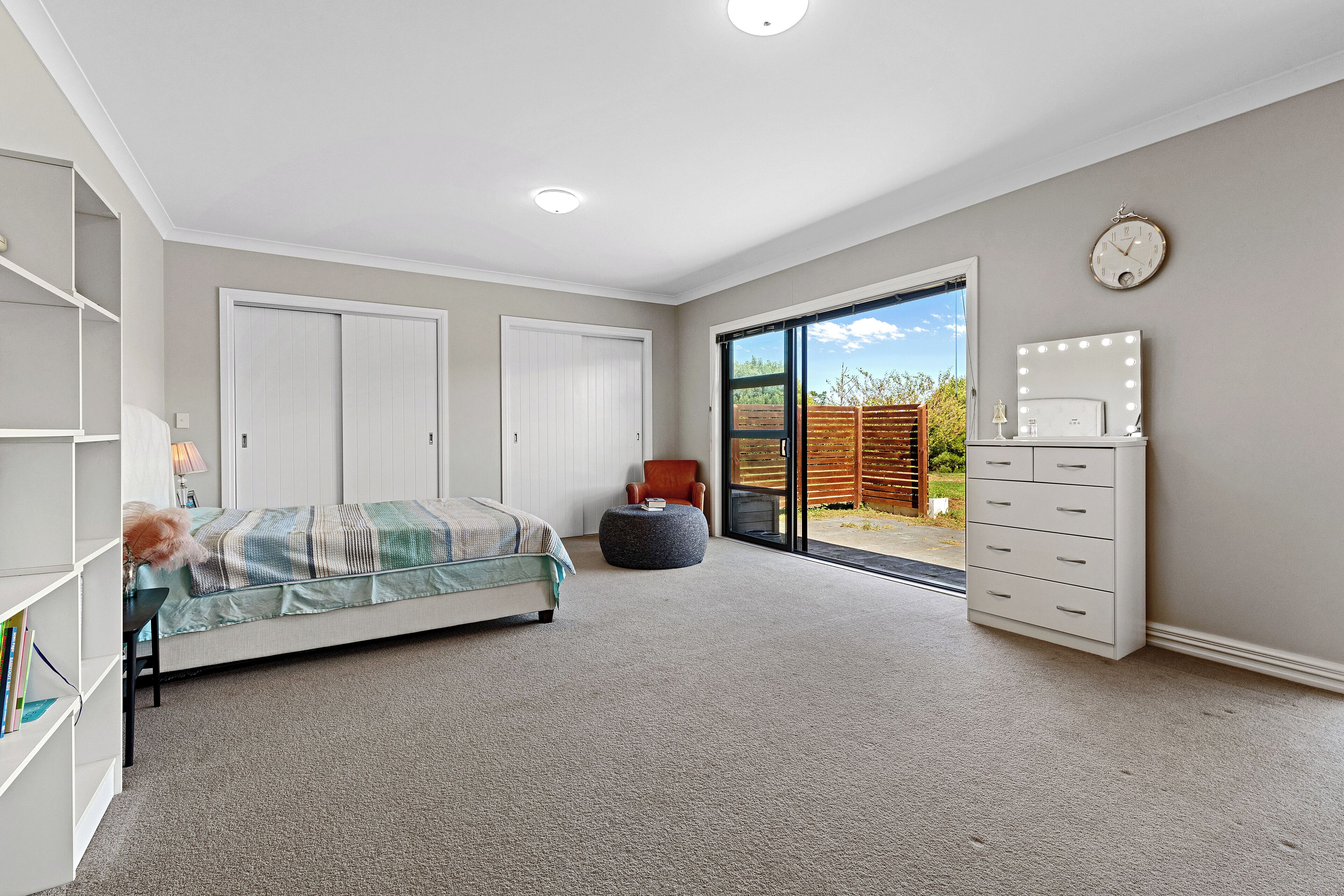 5 slaapkamers, een strijkplank/strijkijzer, gratis wifi, beddengoed