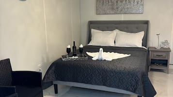 1 habitación, tabla de planchar con plancha, internet y ropa de cama