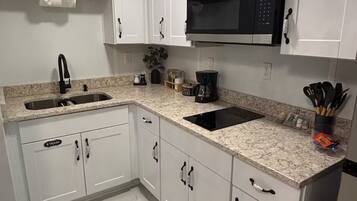 Mikrobølgeovn og kokeplater