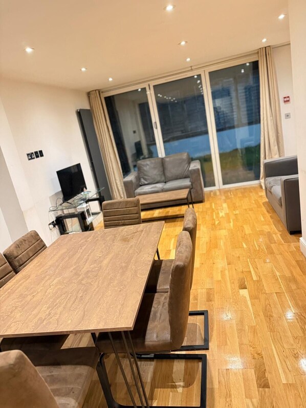 Interior - London Luxury Self-catering Apt With Sleep 6 (London)