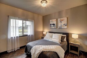 4 bedrooms, iron/ironing board, travel cot, WiFi