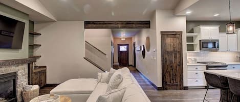 Télévision, cheminée