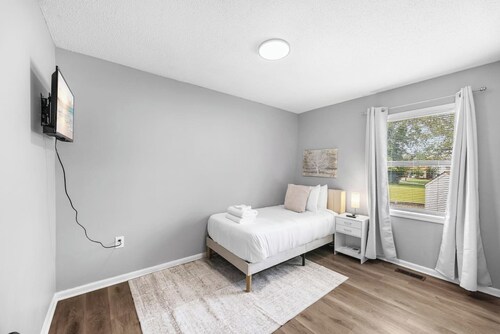 Relax • Work • Explore | 3BR Downtown Haven