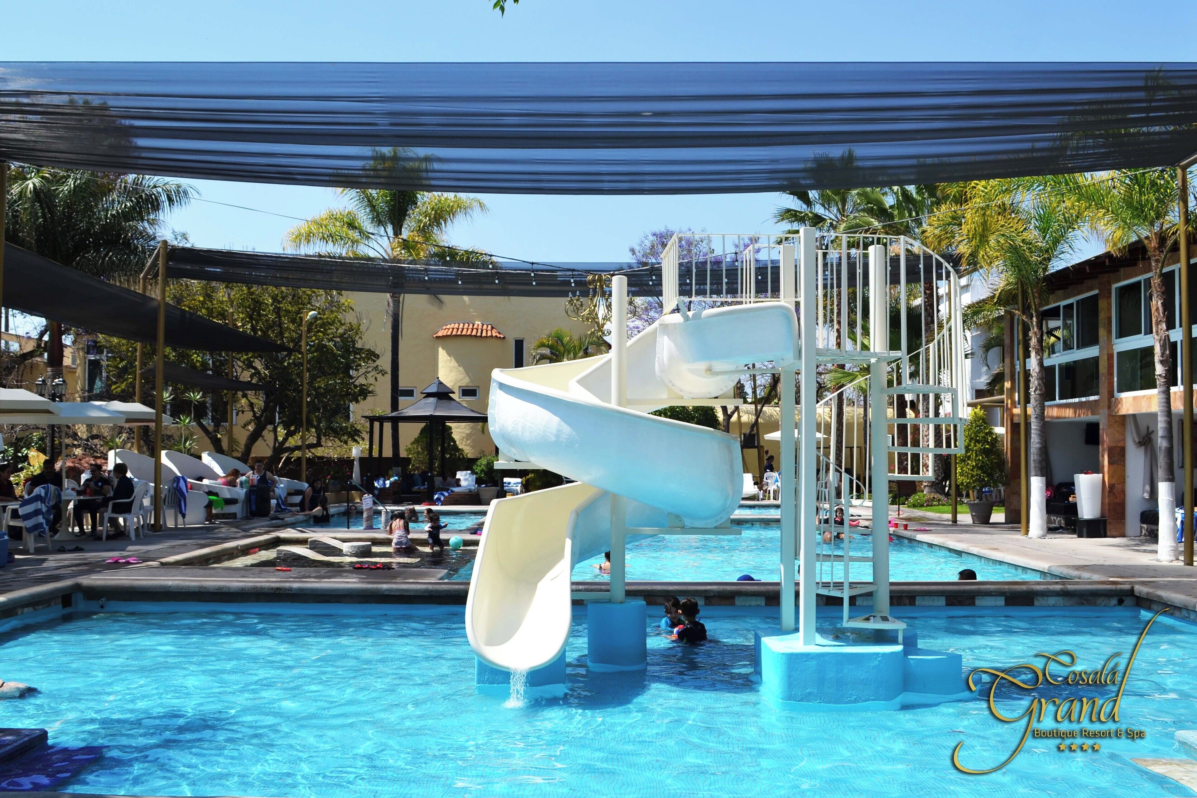 Indoor pool, 4 outdoor pools