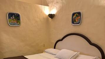 Basic-rum - uteplats - utsikt mot innergården