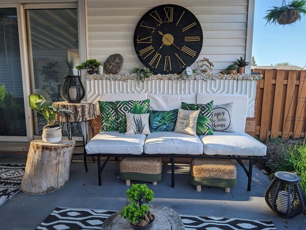 Terrace/patio - Charming 3-bedroom house with fitness equipment in lovely Oak Forest (Oak Forest)