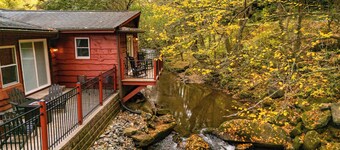 Cozy Creekside Cottage in Boone • Fire Pit • 15 min to App Ski! 