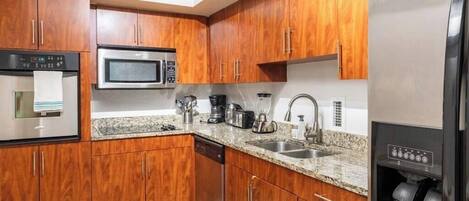 Four Ă micro-ondes, lave-vaisselle