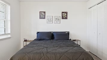 2 bedrooms, desk, free WiFi, bed sheets