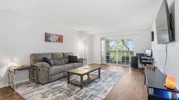 スマートテレビ、暖炉、PC モニター、プリンター