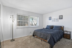 2 bedrooms, desk, free WiFi, bed sheets