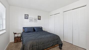 2 bedrooms, desk, free WiFi, bed sheets