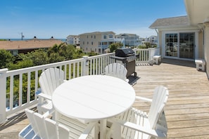 Outdoor dining - Absolut Paradise - 8 bedrooms private pool, hot tub (Virginia Beach)