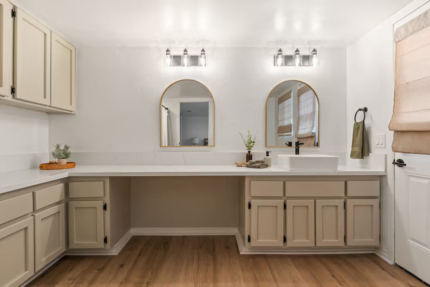 シャワー、ヘアドライヤー、タオル、石鹸