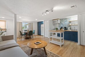 Interior - Mediterranean-inspired 1BR Guesthouse - Full Kitchen, Workspace & Garden (La Mesa)