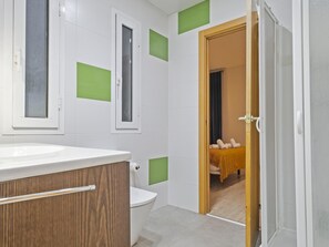 Dusche, Haartrockner, Handtücher
