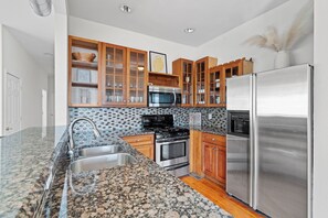 ميكروويف، فرن، موقد طهي مسطح، غسالة أطباق