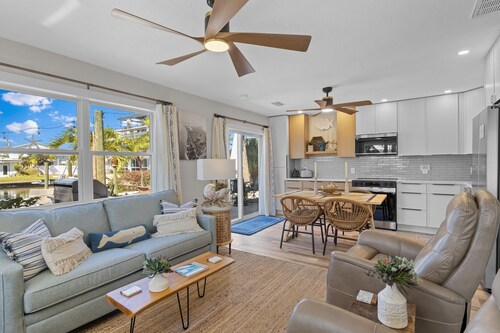 The Salty Marlin B:Canal Front & Dock on North End by Anna Maria Life Vacation Rentals