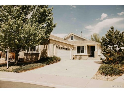 Comfortable 1,000 Monthly Furnished bedroom in Newer East Aurora area with AC