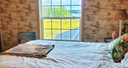 Private Beach Lake Cottage!