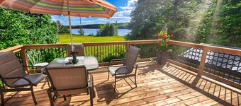 Private Beach Lake Cottage!