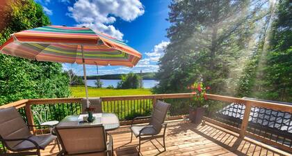 Private Beach Lake Cottage!