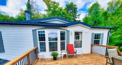 Private Beach Lake Cottage!
