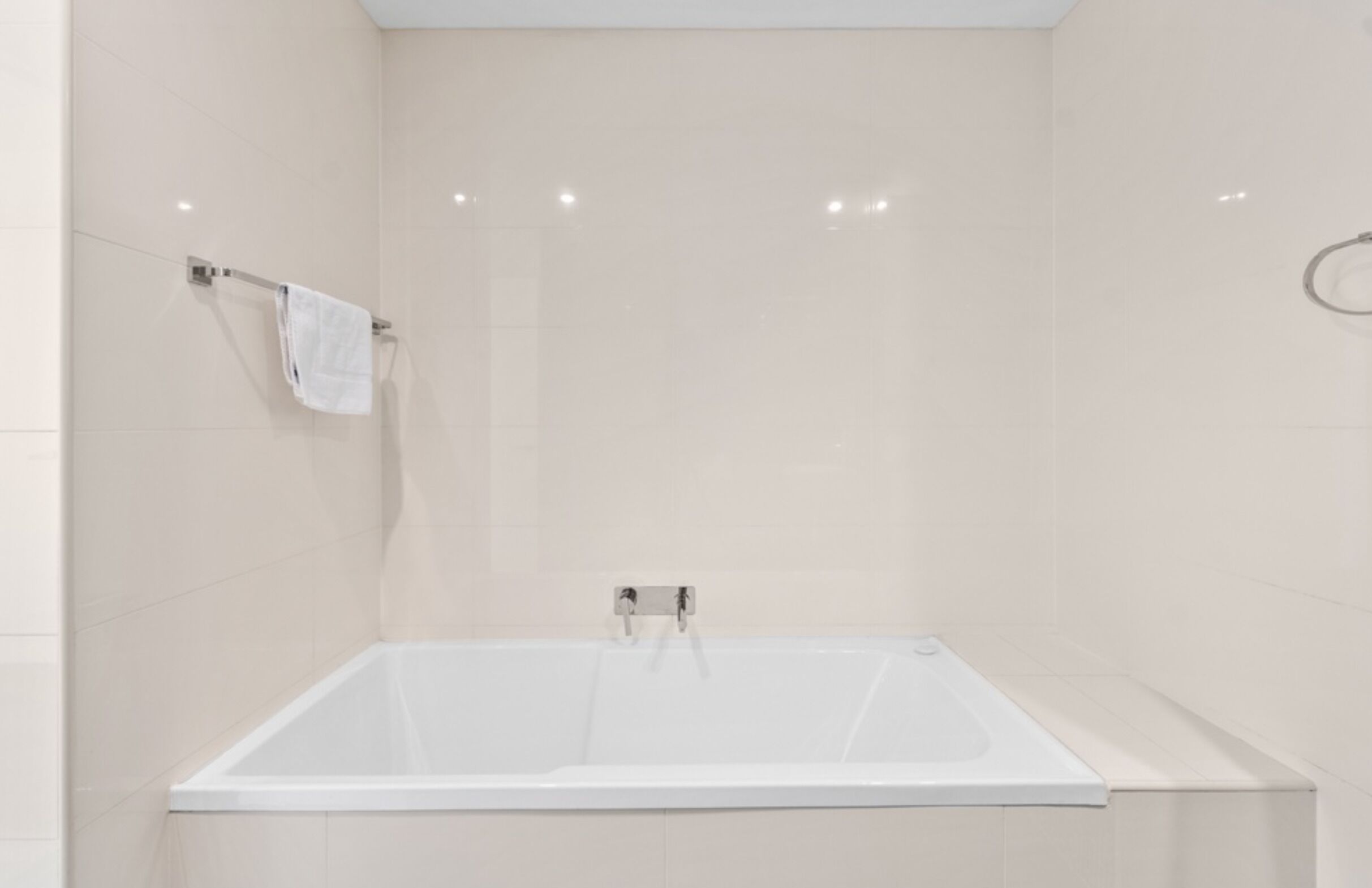 Design Apartment, River View | Bathroom