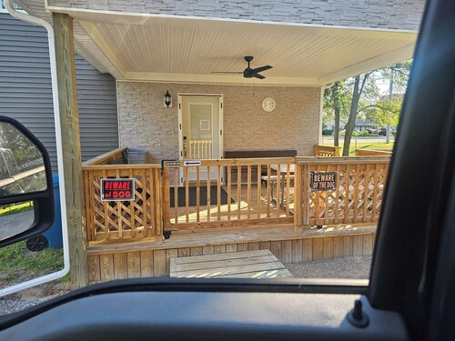 Fabulous 3-bedroom house with AC in Houghton Lake