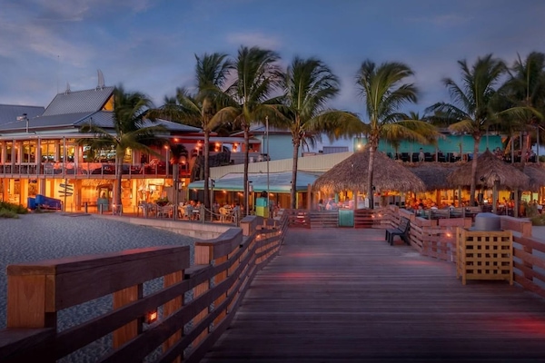 Sharky's On the Pier