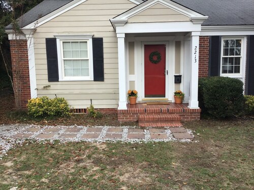 Enjoyable house with AC in Augusta - 2 bedrooms, perfect getaway.