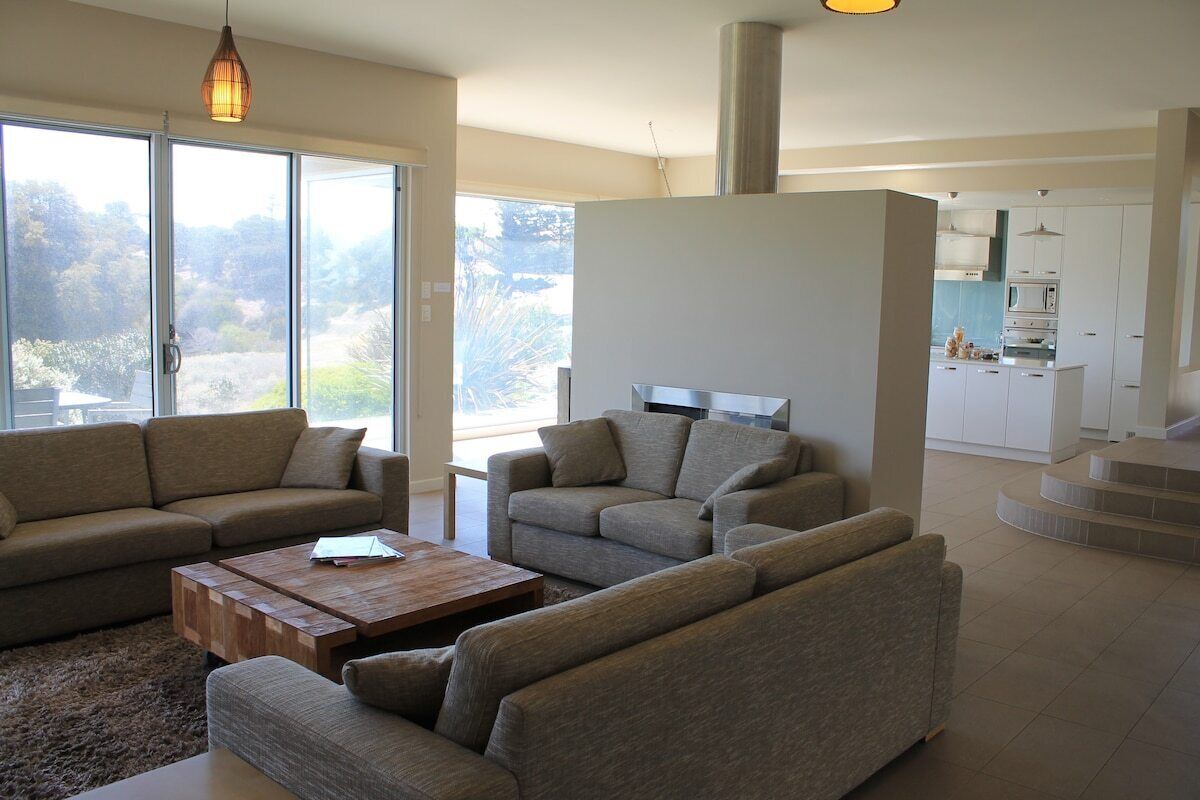 Smart TV, stereo, computer monitors