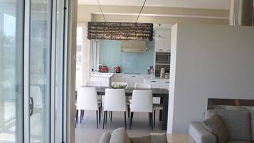 Smart TV, stereo, computer monitors