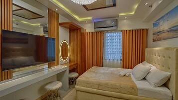 Condo, Balcony, Pool View